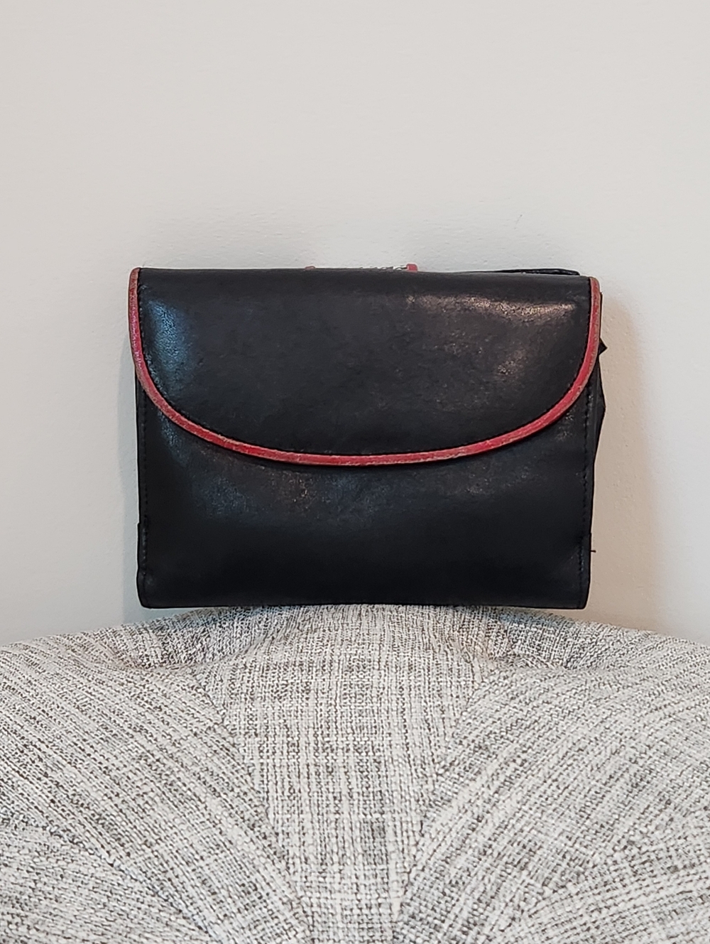Vintage Dior Black Leather Wallet with Coin Purse Houndstooth Snap Red Accent - Picture 8 of 10